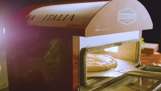 Why Choose Donna Italia Pizza? - Harlan Fairbanks Canada